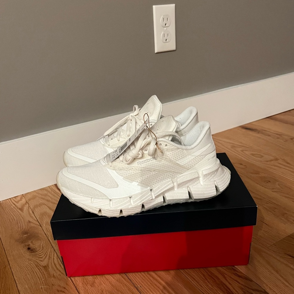 Reebok FloatZig 1 NWT - Picture 9 of 13